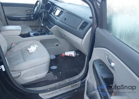 2017 Kia Sedona Lx z USA, uszkodzony, nr VIN KNDMB5C11H6252779